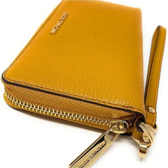 Michael Kors Jet Set Travel Large Flat Multifunction Phone Case Leather Wristlet - Picture 1 of 6